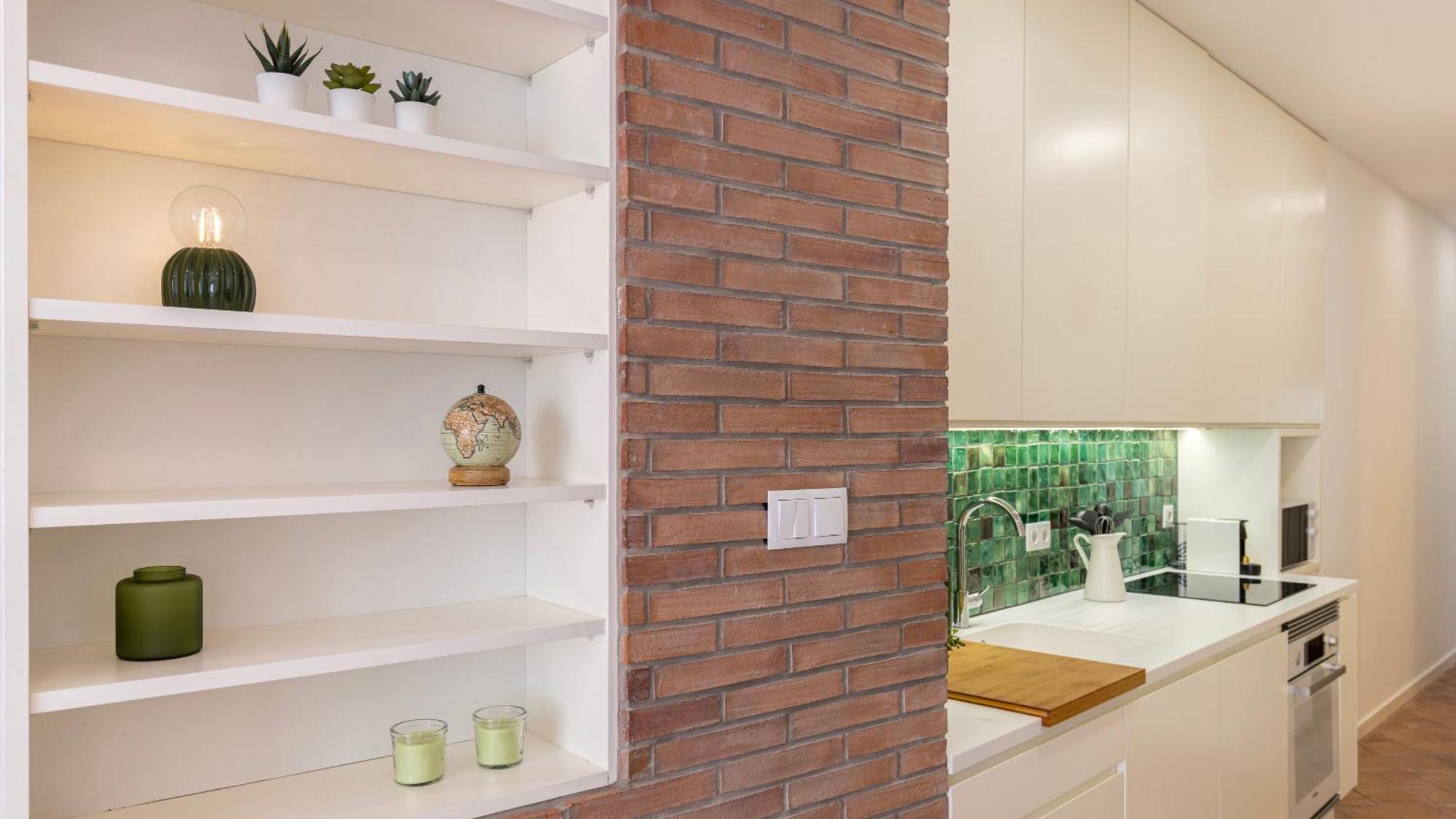 Apartment Sunny Garden 2bdr By Lovelystay